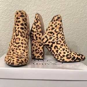 Steve Madden - Rookie Ankle bootie; Cheetah Print